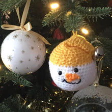 Load image into Gallery viewer, Crochet Snowmen Christmas Tree Decorations